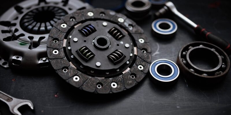 New,Clutch,Kit,In,A,Car,Service,With,A,Flywheel