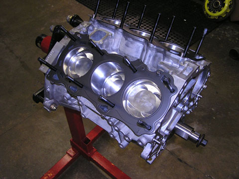 FLI custom built VG35 Nissan engine using Cosworth Rods and Pistons